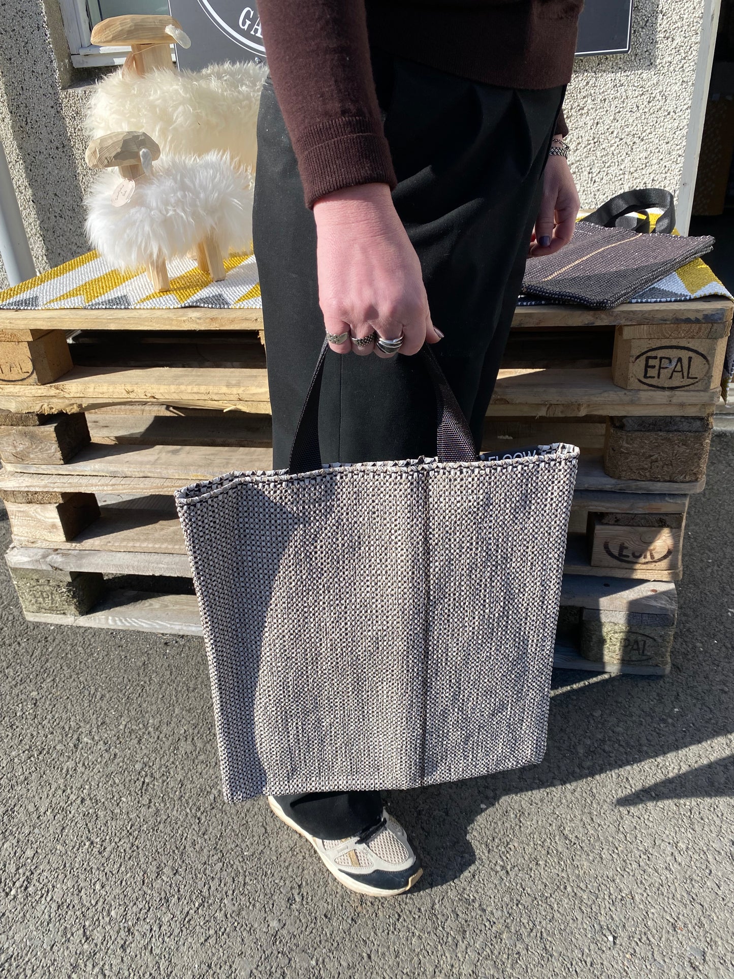 TASKA - sterk vinyltaska beige