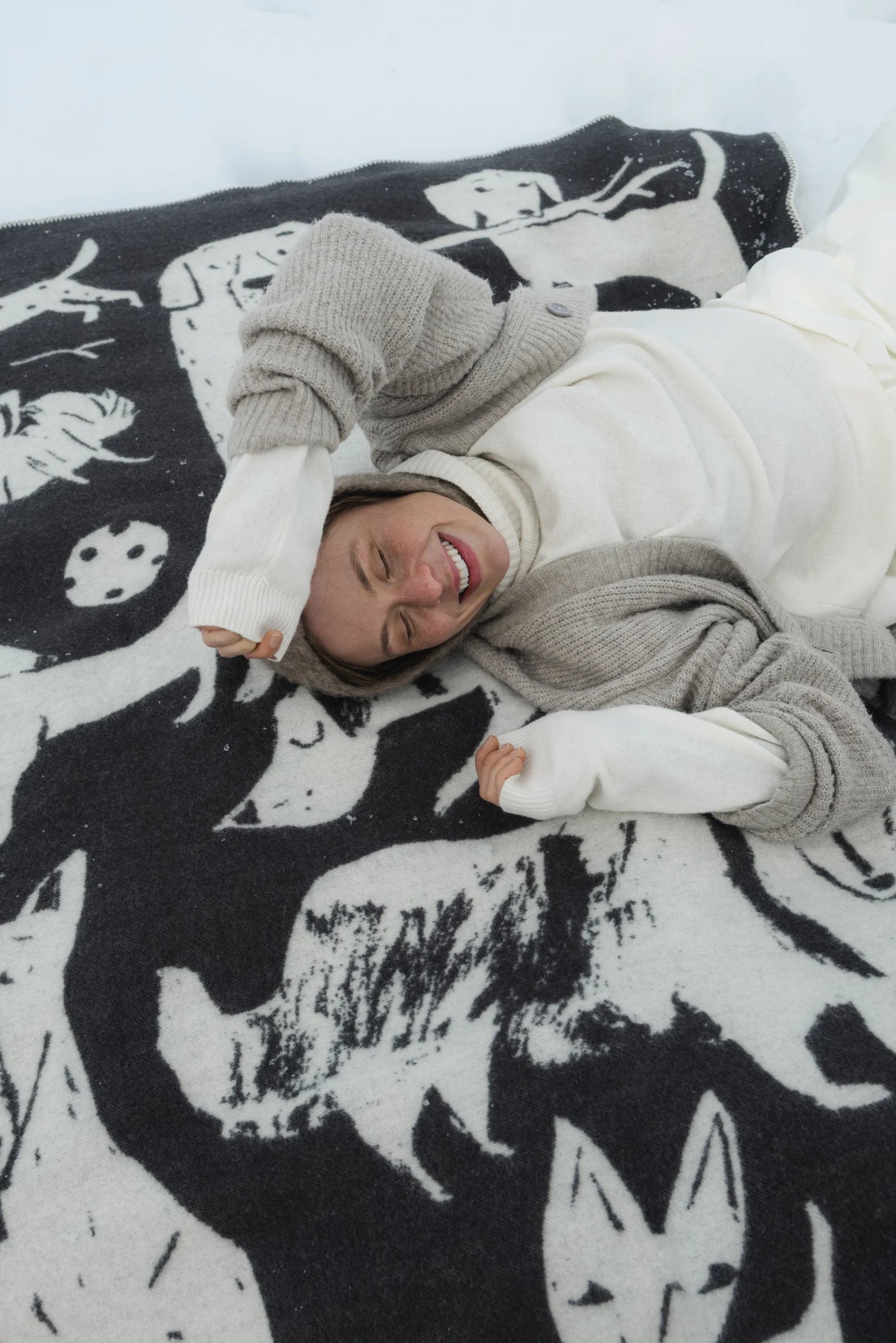 KOIRAPUISTO Ullarteppi - Dark grey-white 90x130cm