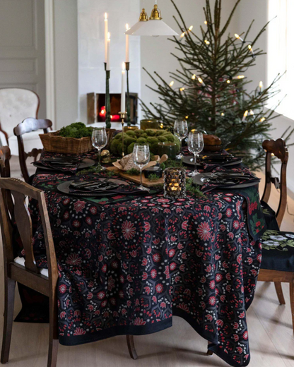 BETTYS JUL - Borðdúkur 145 x 210 cm