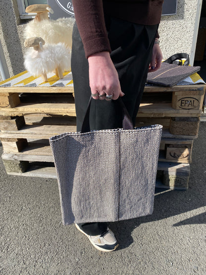 TASKA - sterk vinyltaska beige